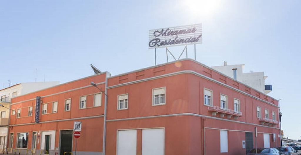 Residencial Miramar Hotel Куартейра Екстериор снимка