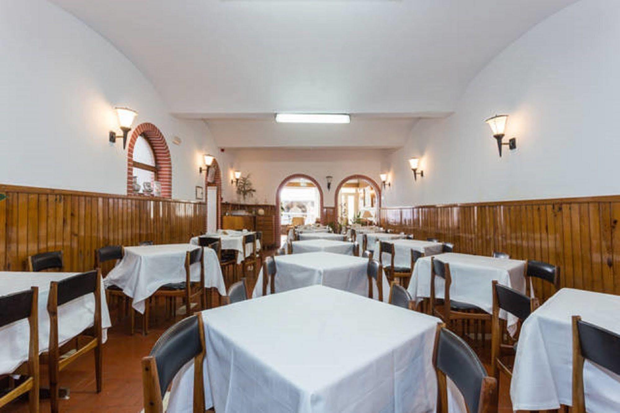 Residencial Miramar Hotel Куартейра Екстериор снимка