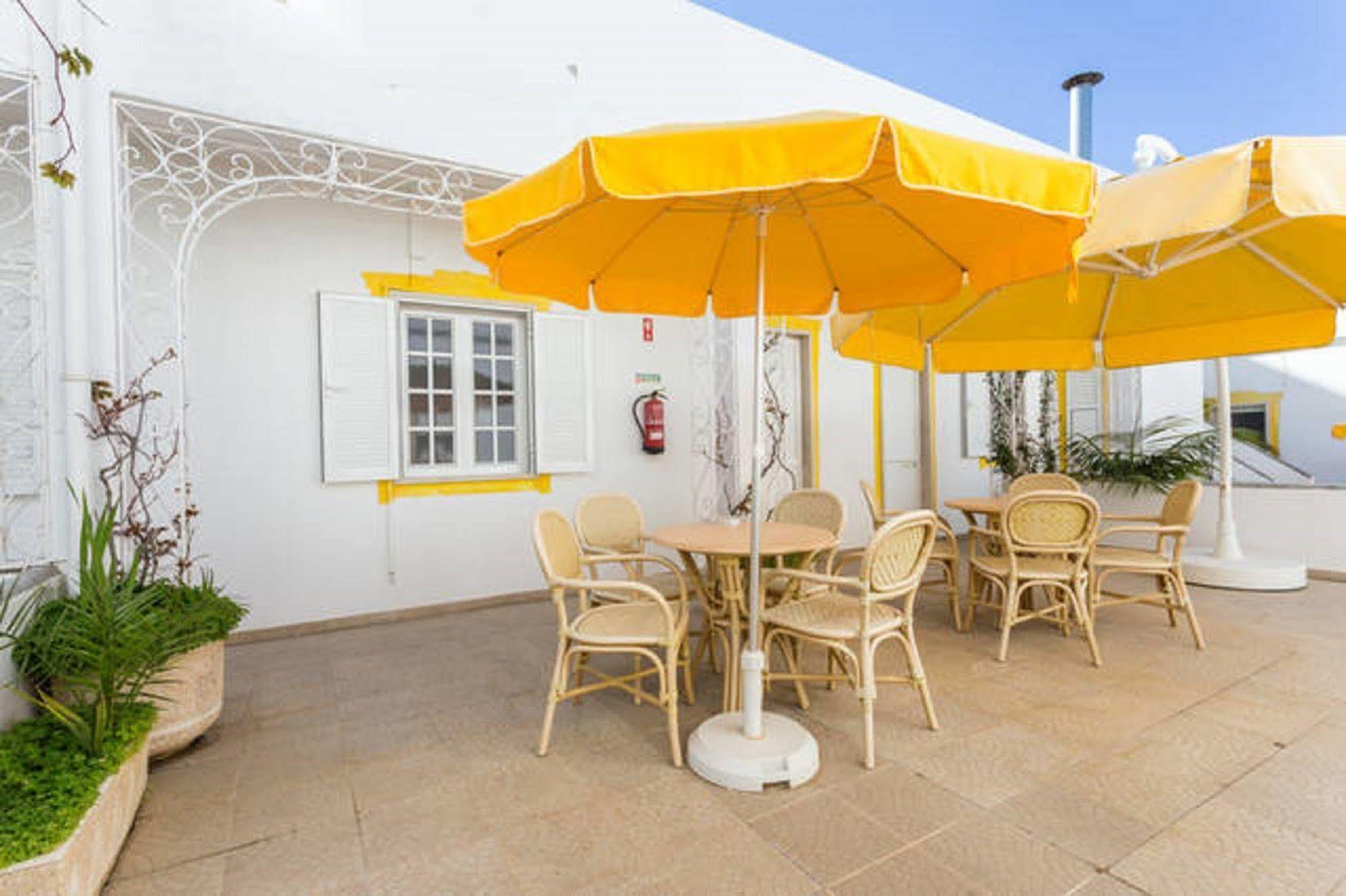 Residencial Miramar Hotel Куартейра Екстериор снимка